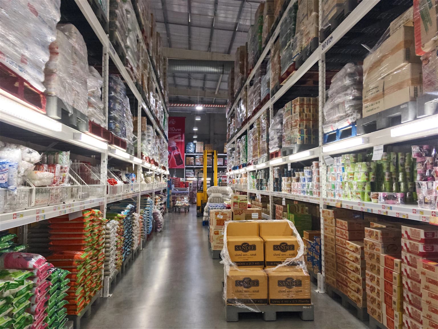 Grosir: Pengertian, Macam-Macamnya, Serta Bedanya dengan Retail